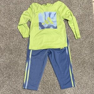 Boys Adidas Sweatshirt and sweatpants